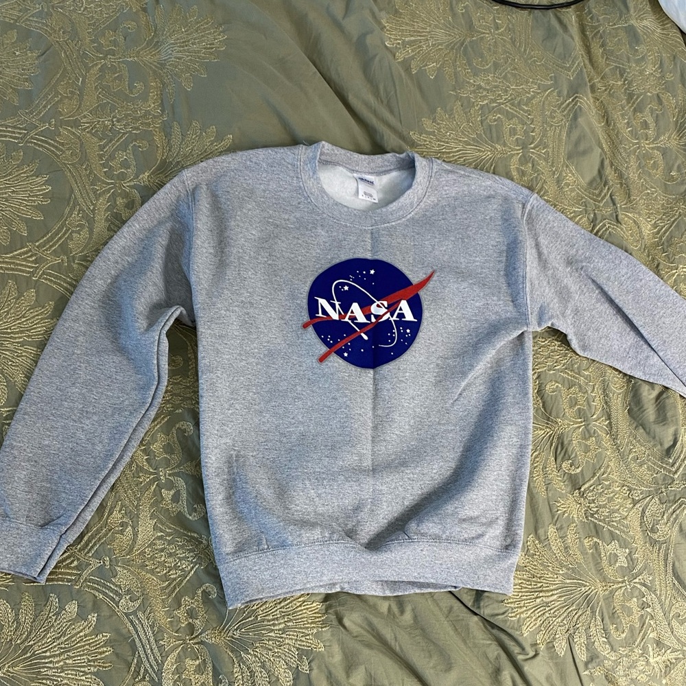 ❗️SOLD❗️Nasa Sweatshirt